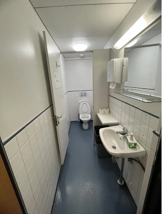 Office House Services 222 Helsinki Hostel